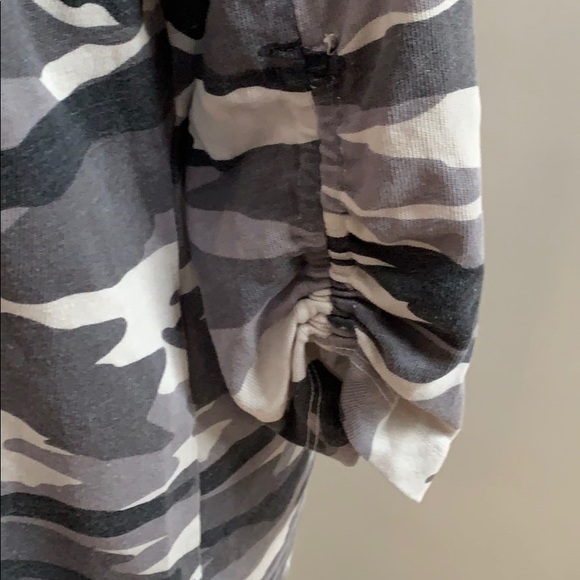 SPLENDID - Maternity Camo Sweatshirt! - Picture 6 of 7